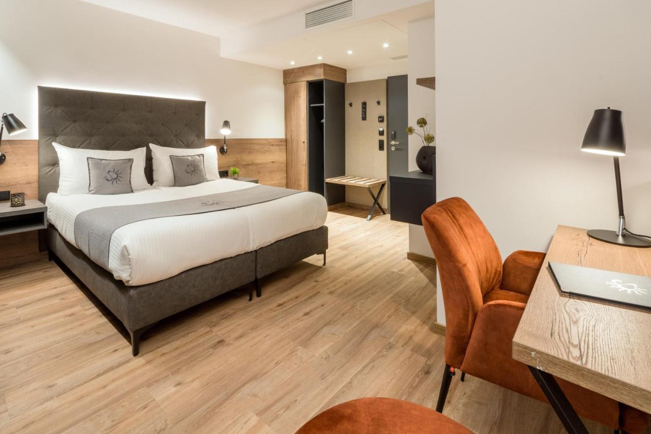 Landhotel Sonne Neuendettelsau エクステリア 写真