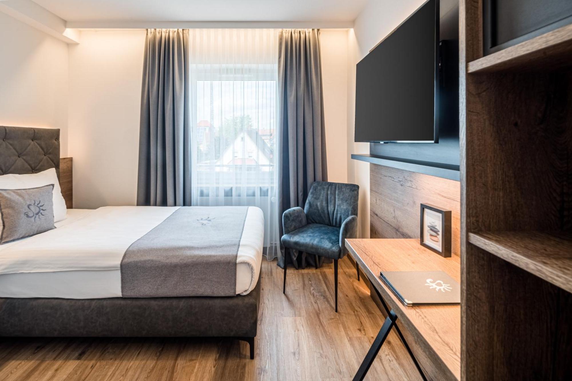 Landhotel Sonne Neuendettelsau エクステリア 写真
