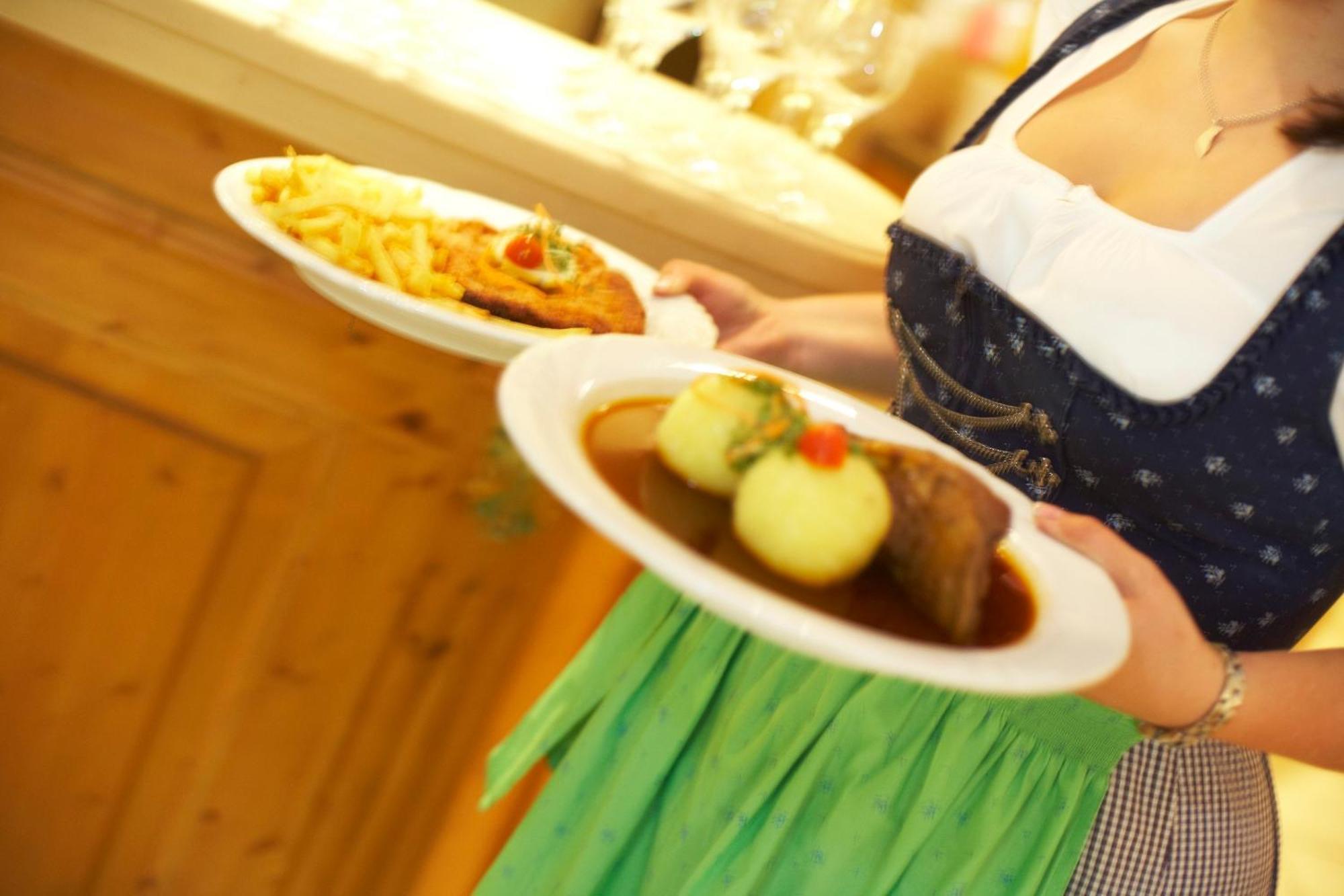 Landhotel Sonne Neuendettelsau エクステリア 写真