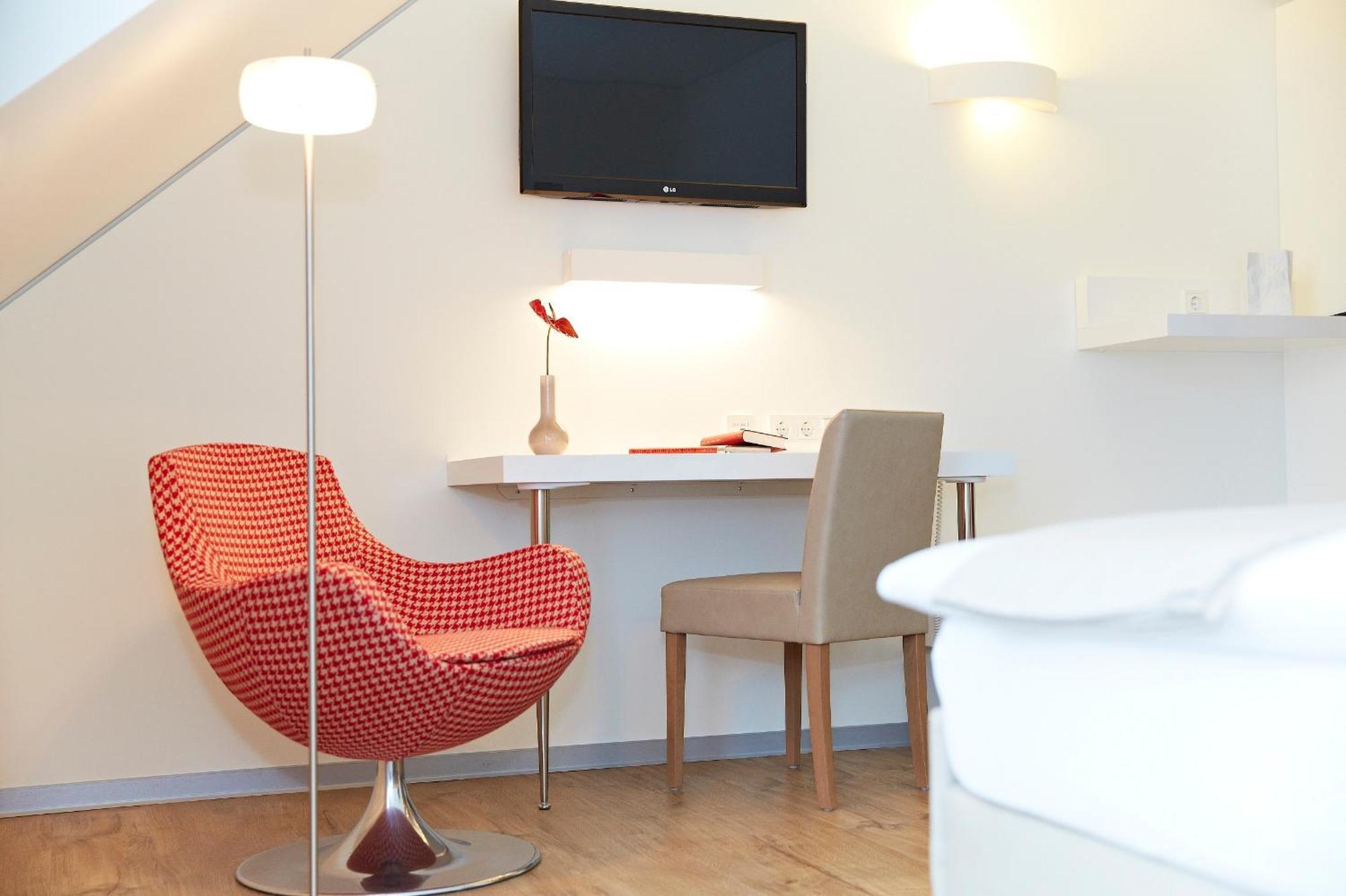 Landhotel Sonne Neuendettelsau エクステリア 写真