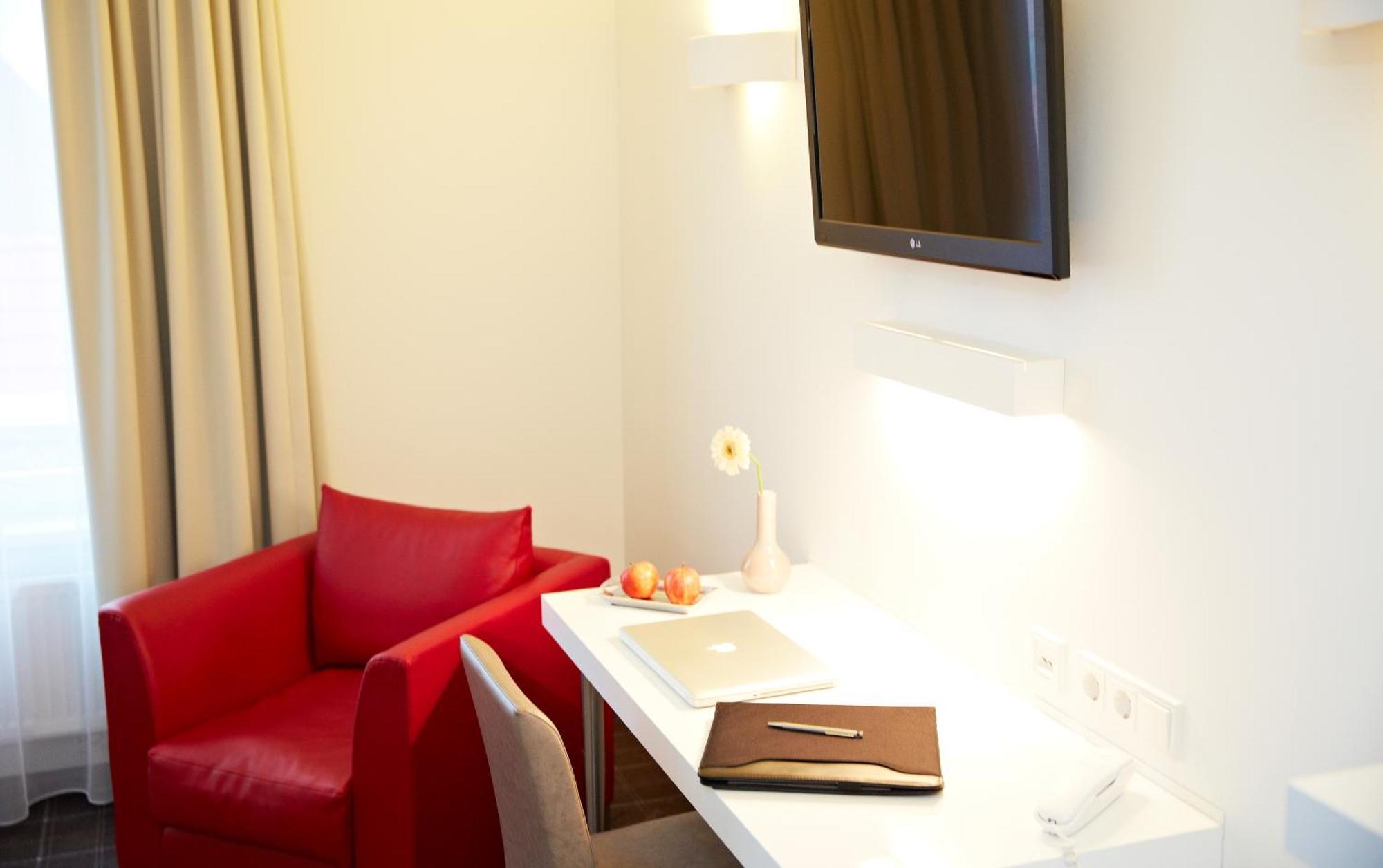 Landhotel Sonne Neuendettelsau エクステリア 写真