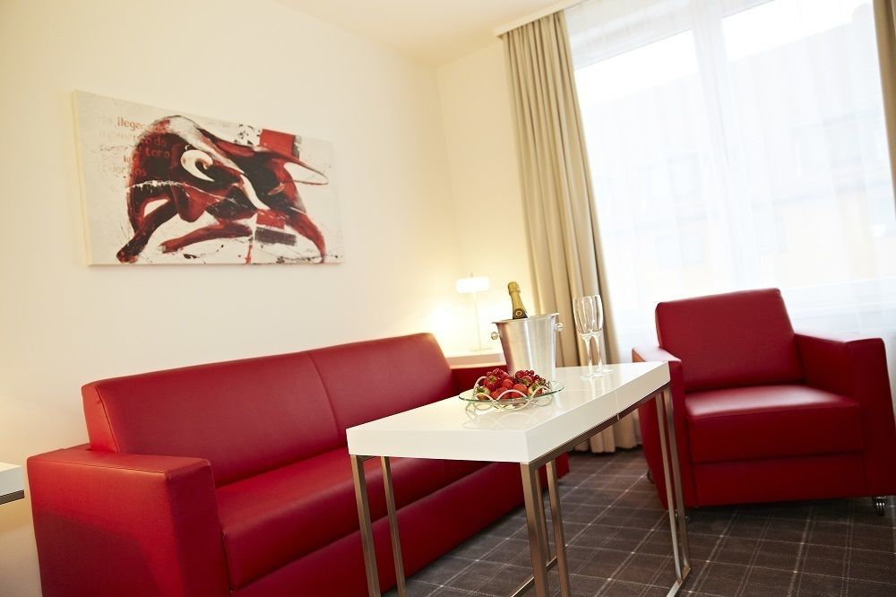 Landhotel Sonne Neuendettelsau エクステリア 写真