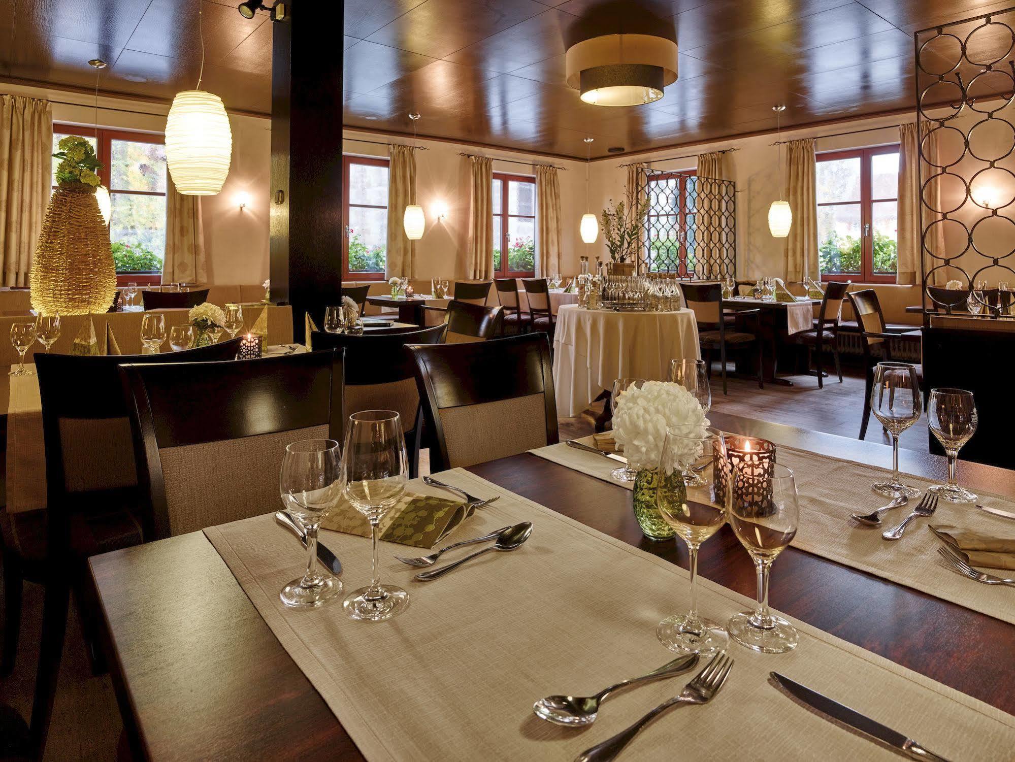 Landhotel Sonne Neuendettelsau エクステリア 写真